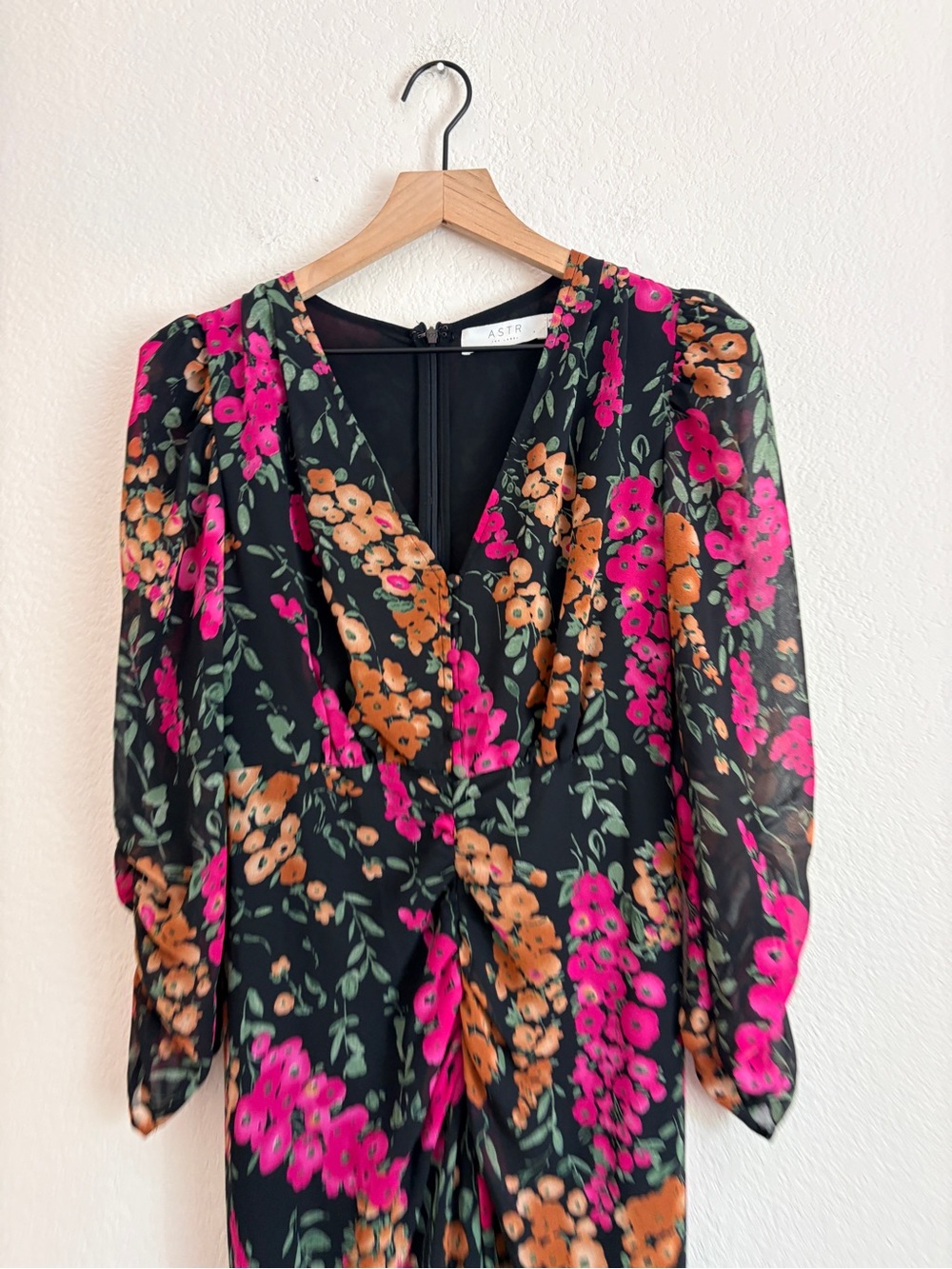ASTR Black Floral Puff
Long Sleeve Ruched Dress
